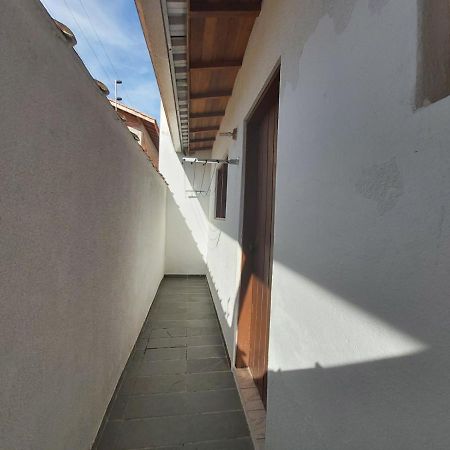 0006.02 - Maranduba - Chale - 1 Dorm - 5 Pess - 3 Quadras Do Mar - Piscina Coletiva - Wifi Villa Ubatuba Ngoại thất bức ảnh