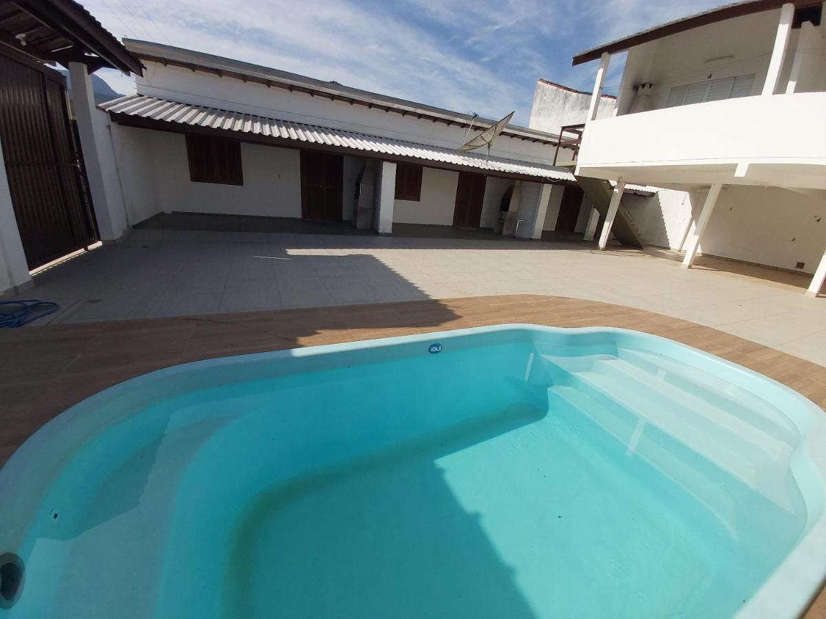 0006.02 - Maranduba - Chale - 1 Dorm - 5 Pess - 3 Quadras Do Mar - Piscina Coletiva - Wifi Villa Ubatuba Ngoại thất bức ảnh