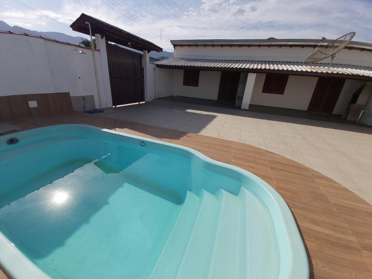 0006.02 - Maranduba - Chale - 1 Dorm - 5 Pess - 3 Quadras Do Mar - Piscina Coletiva - Wifi Villa Ubatuba Ngoại thất bức ảnh