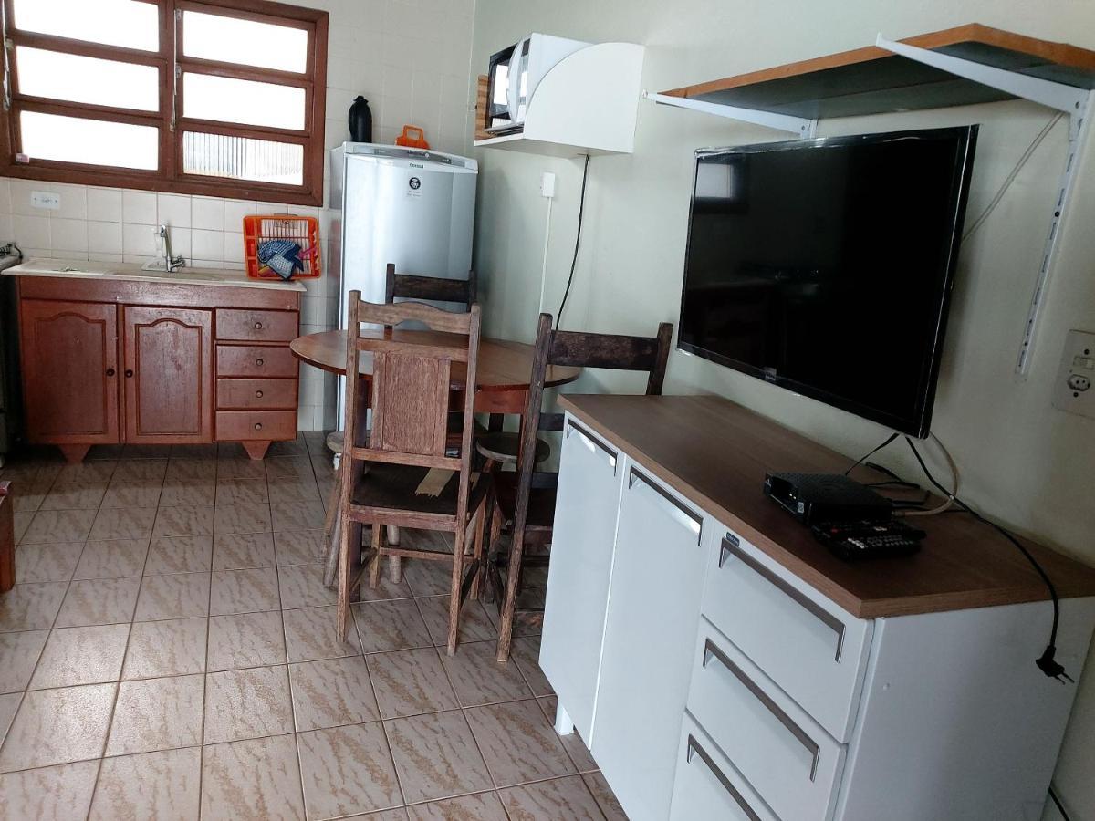 0006.02 - Maranduba - Chale - 1 Dorm - 5 Pess - 3 Quadras Do Mar - Piscina Coletiva - Wifi Villa Ubatuba Ngoại thất bức ảnh